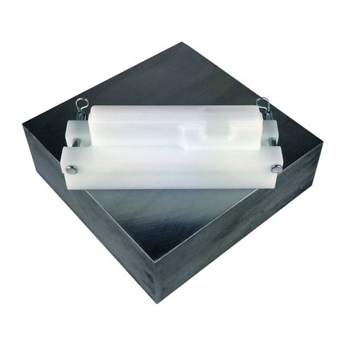 Il blocco del morsetto per ricevitore superiore AR-15 di Obsidian Arms è realizzato in HDPE, garantendo una presa sicura senza danneggiare la finitura.