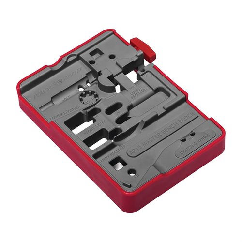 Il Real Avid AR15 Master Bench Block offre stabilità, supporto per componenti, installazione di pin e una magnete per tenere in posizione i pezzi durante l'assemblaggio.