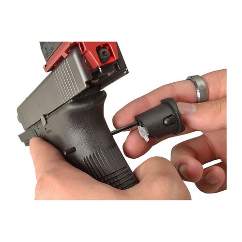 Le Grip Plug Tool pour Glock de Strike Industries est un outil pratique avec un punch en acier inoxydable et un réservoir d'huile, qui sert aussi de rampe pour charger les chargeurs.