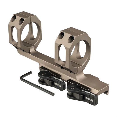 Die RECON Quick Detach Scope Mounts bieten eine rocksolide Befestigung für deine Optik auf dem AR-15 mit einem praktischen QD Auto Lock System für schnellen Zugriff.