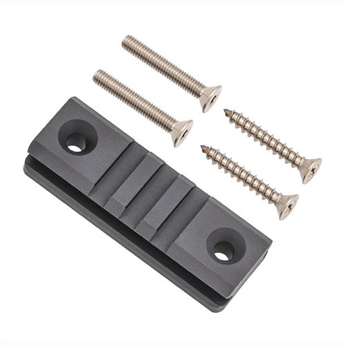 Il Picatinny Rail Mount Accu-Tac è realizzato in lega di alluminio 6061, anodizzato secondo le specifiche militari, per un'installazione sicura e duratura.