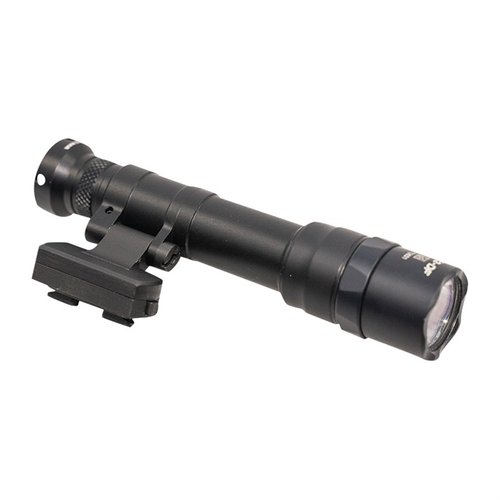 Il montaggio QD M-LOK Surefire Pro Kinect consente un'installazione rapida e semplice delle luci Surefire, rendendo ogni accessorio facilmente rimovibile.