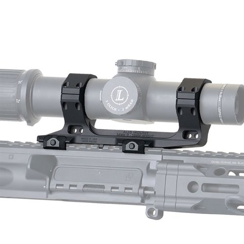 Die AUS Optic Mount von Reptilia ist aus 7075-T6 Aluminium gefertigt, passt auf M1913 Picatinny-Schienen und bietet eine lebenslange Garantie gegen Herstellungsfehler.