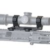Il montaggio AUS per ottiche ingrandite offre un design a basso profilo, costruzione in alluminio 7075-T6 e compatibilità con il sistema ROF di Reptilia.