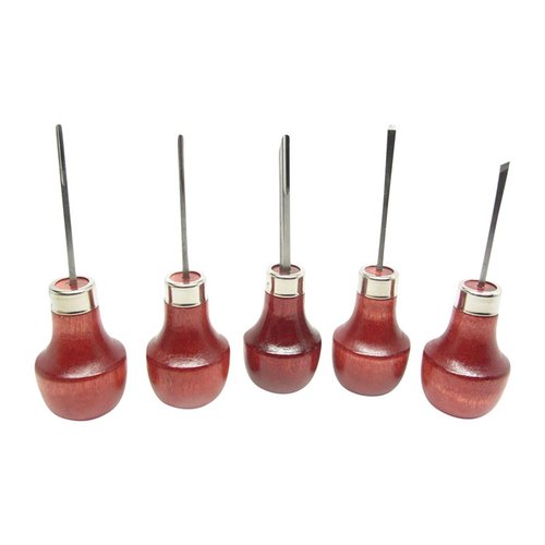 Ne te laisse pas avoir par des outils de sculpture bon marché ! Ce set de 5 outils U.J. Ramelson en acier de haute qualité est parfait pour des projets détaillés.