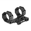 Der FREEDOM LIGHT CANTILEVER MOUNT aus robustem 7075 Aluminium wiegt nur 155g, bietet perfekte Ergonomie und bleibt dank T25 Torx-Schrauben auch unter Rückstoss stabil.