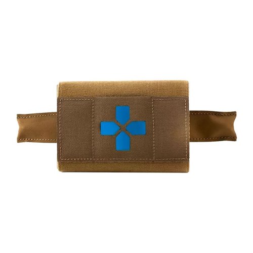 Das Micro Trauma Kit NOW! PRO ist kompakt, MOLLE-montierbar und ermöglicht eine einhändige Bereitstellung lebensrettender Ausrüstung für den Notfall.