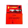 Loader 303 British LEE PRECISION è l'ideale per chi inizia a ricaricare: ricarica in 30 secondi, include tutto il necessario e richiede solo un martello.