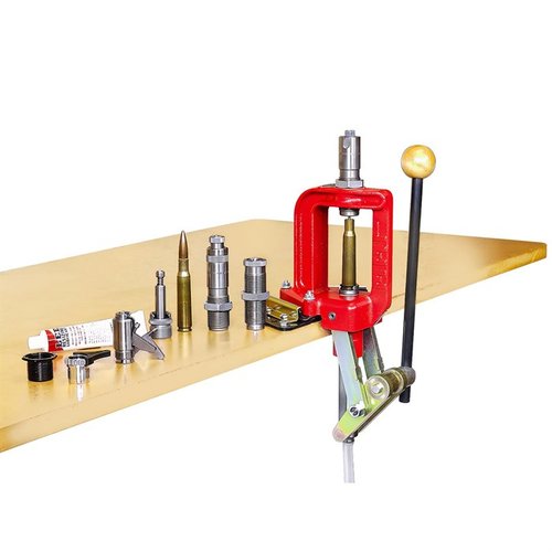 Le kit de rechargement Lee Classic Cast pour 50 BMG inclut une presse robuste, un ensemble de 2 dies, un porte douille, un Ram Prime et de la lubrification.