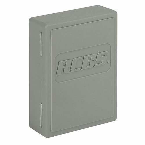 Die RCBS Die Storage Box schützt bis zu drei Dies mit ihrem einzigartigen Design. Mit Ladeetikett, Rostschutzscheibe und schwarzem Identifikationslabel.