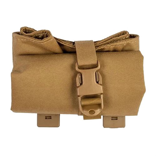 Die Roll Up Dump Pouch von Grey Ghost Gear bietet dir extra Stauraum, ist kompakt faltbar und lässt sich einfach an MOLLE/PALS-Webbing befestigen.