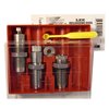 Il set di 3 die PACESETTER per 7.62x54R include un Full Length Sizing Die, un Bullet Seating Die, un Factory Crimp Die e accessori per una ricarica precisa.