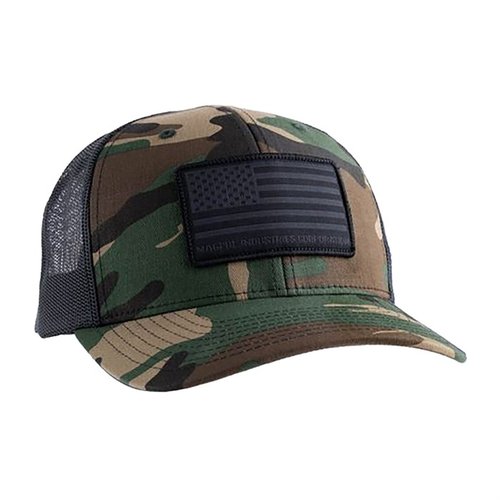 Découvrez le chapeau trucker Magpul Woodland Camo 🧢, alliant confort et style avec un patch du drapeau américain. Parfait pour vous !