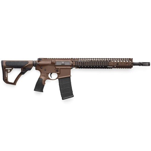 Il Daniel Defense M4A1 Mil Spec+ 5.56 Pinned 14.5" Carbine Gas offre prestazioni eccellenti, affidabilità e precisione, ideale per appassionati e professionisti.