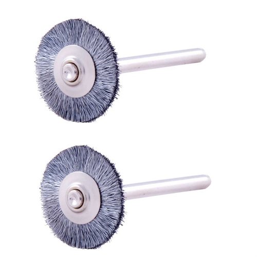 Spazzole in acciaio versatili e compatte, ideali per rimuovere ruggine, corrosione e lucidare superfici metalliche. Attacco da 1⁄8" (3.2mm) per strumenti manuali.