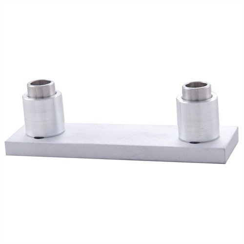 Il #350 ADJUSTABLE COMB HARDWARE consente regolazioni infinite della testa per un adattamento ottimale in ogni tipo di tiro, con quattro direzioni di regolazione.