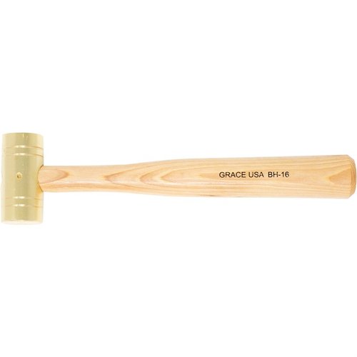 Le GUNSMITH'S BRASS HAMMER de Grace USA, en laiton poli et équilibré, offre confort, précision et durabilité pour tous tes travaux d'armurerie.