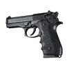 Le impugnature HOGUE per Beretta 92 offrono un assorbimento del rinculo superiore, controllo migliore e comfort grazie ai materiali in gomma e legno di alta qualità.