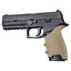 Der Hogue HandALL Grip Sleeve für die SIG P320 verbessert den Komfort und die Kontrolle beim Schiessen, bietet sicheren Halt und dämpft den Rückstoss.