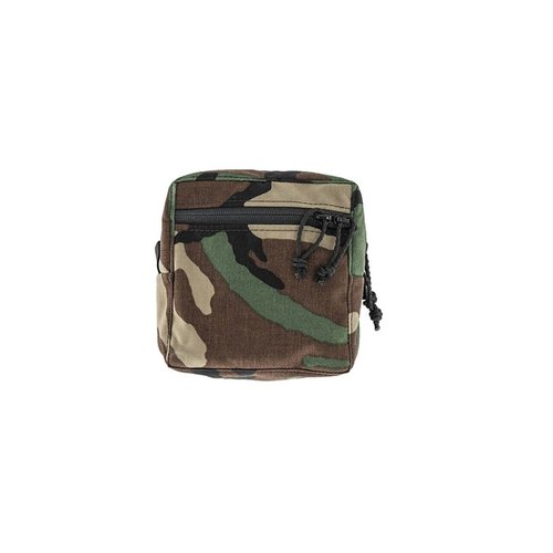 La Small GP Pouch di Spiritus Systems è realizzata in nylon 500d Cordura, con tasca frontale, profondità extra per occhiali notturni e compatibilità MOLLE e cinture.