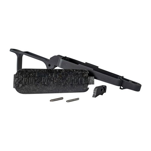 Améliore ton arme avec le FFT LONG ACTION CF BOTTOM METAL, léger en aluminium 6061 et carbone, compatible avec les stocks Christensen et Rem 700.