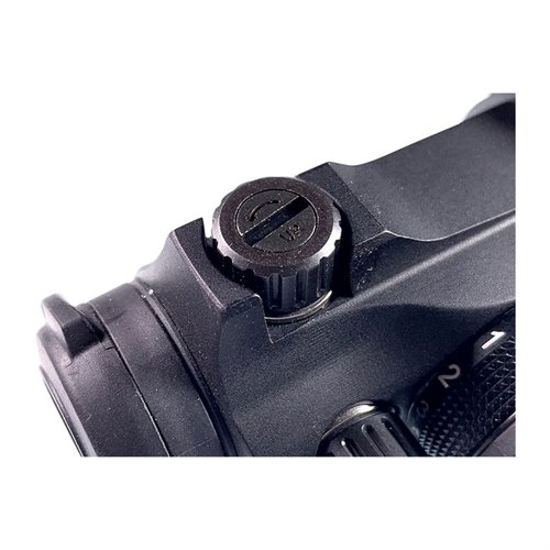 Il tappo turret regolabile ATA per Aimpoint Micro consente di effettuare regolazioni di elevazione e vento senza rimuovere i tappi, migliorando l'efficienza e la praticità.