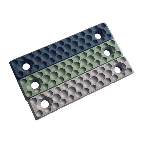 Le PCM M-LOK gère et protège tes câbles, offrant une installation sécurisée avec un design en aluminium anodisé, compatible avec des câbles jusqu'à 0.140".