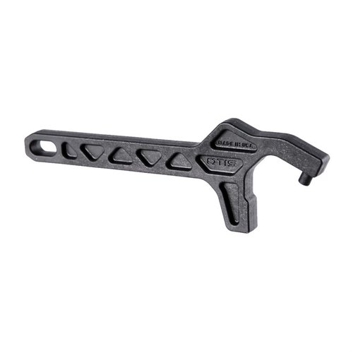 Rimuovi facilmente e in sicurezza le piastre dei caricatori Glock® per una corretta pulizia e manutenzione con l'utensile Otis, senza danneggiare il caricatore.