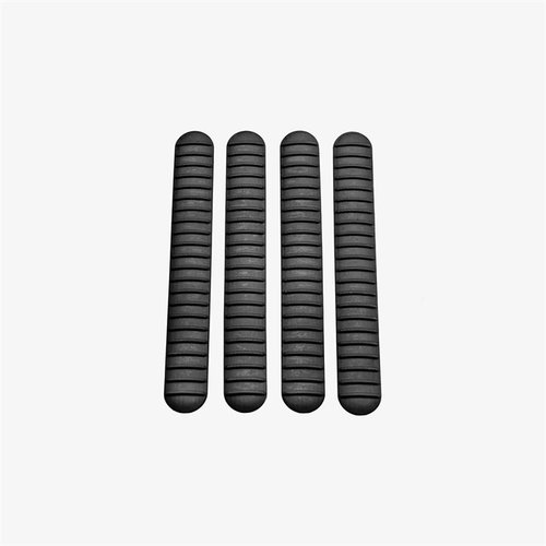 I M-LOK® Rail Covers di B5 SYSTEMS offrono una presa sicura e resistenza al calore, perfetti per rail e handguard, venduti in confezioni da 4.