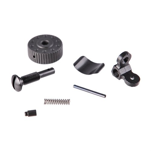 Améliore ton AR avec le Modern A1 Rear Base Sight Assembly et son bouton Rapidex, offrant une conception durable et un réglage précis pour des tirs confiants.