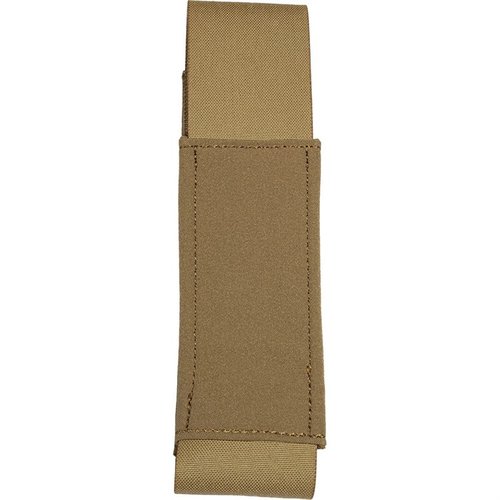La Tourniquet Pouch in Coyote Brown è progettata per contenere un tourniquet CAT, con lati elastici, chiusura regolabile e attacco con MALICE CLIP®.