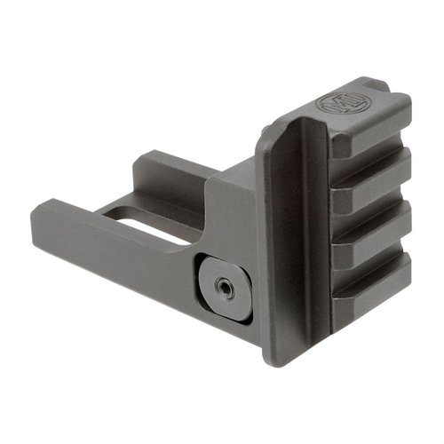 Der AK Picatinny End Plate Adaptor von Midwest Industries ermöglicht eine einfache Installation für AKM, 4.5 Pin, 5.5 Pin und Yugo Modelle und bietet eine Milspec 1913 Schiene.