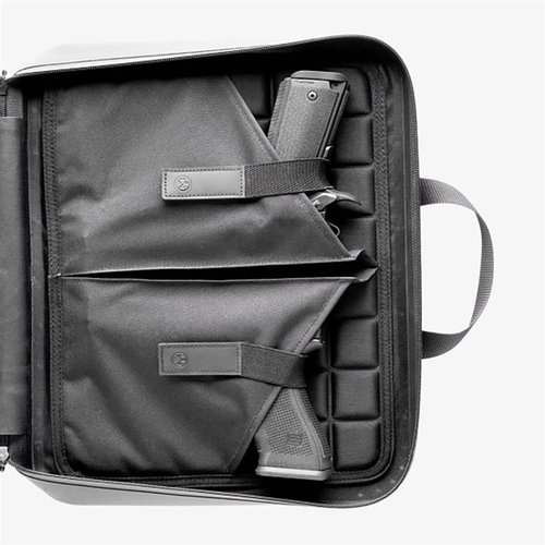 Die DAKA Double Pistol Case schützt deine Pistolen sicher mit EVA-Schaum, hat Platz für 2 Pistolen, 8 Magazine und ist wasserabweisend – perfekt für unterwegs!