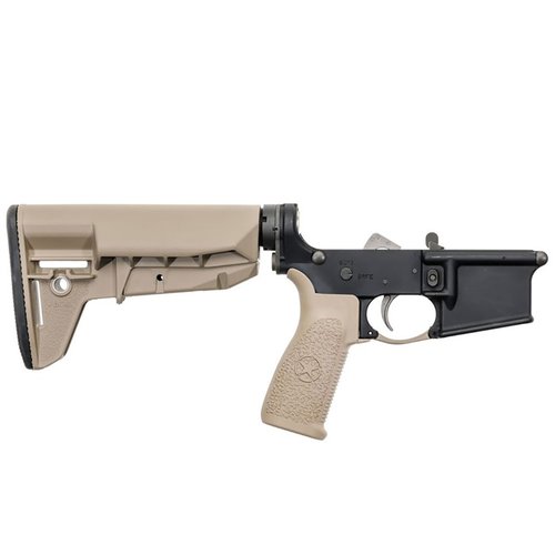 L'AR-15 Complete Widebody Lower offre un'eccezionale qualità con un sistema di mitigazione del rinculo, impugnatura BCM Mod 4 e calcio BCM Mod 2 SOPMOD, tutto Made in USA.