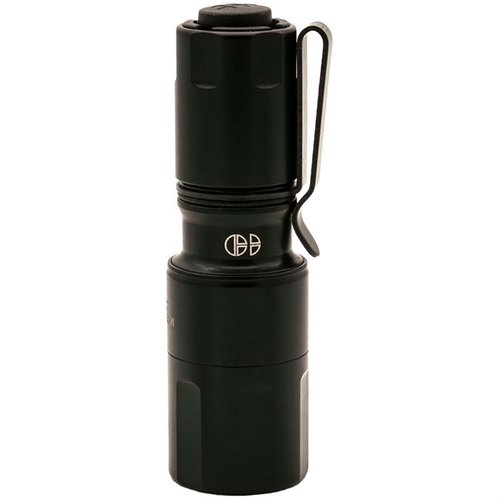 Le MCH-HC Micro de Cloud Defensive offre 800 lumens, 60,000 candela, une conception légère et durable, et une protection contre le décharge négligente.