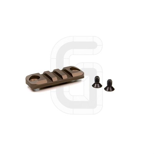 Die HK SMR Zubehörschiene von Geissele bietet dir eine robuste 1913 Picatinny-Schnittstelle aus milspec-anodisiertem Aluminium für vielseitige Zubehörmontagen.