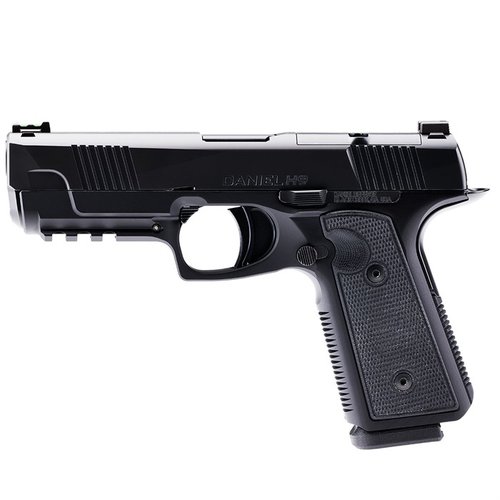 Erlebe mit der DANIEL H9 mehr Kontrolle und schnellere Schüsse dank des niedrigen Bohrachses, ergonomischer Griffe und kompatibler Optiken.