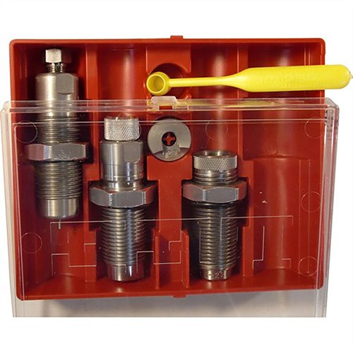 Il set di 3 die PACESETTER per 6MM ARC include un Full Length Sizing Die, un Bullet Seating Die e un Factory Crimp Die, compatibile con tutte le presse di ricarica 7/8"-14.
