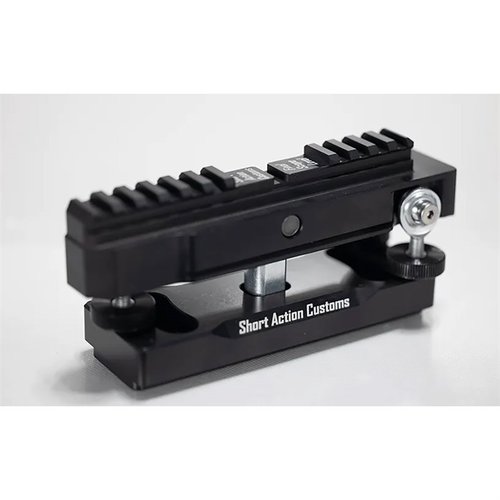 Combina il kit accessori Final Scope Level con il tuo livello di mira per una configurazione di livellamento ottimale, includendo un livello Starrett e un carabiner.