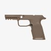Il grip frame EHG SG9 per SIG Sauer P320 offre un design ergonomico, un magazine well flared, un rail Picatinny, e un rilascio reversibile per mancini.