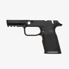 Der Magpul EHG SG9 Griffrahmen für die SIG P320 mit manueller Sicherung bietet ergonomisches Design, flared Magazinwell, Picatinny-Schiene und ist für Links- und Rechtshänder geeignet.