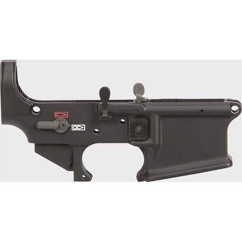 Der MARS-L Stripped Lower Receiver von LMT bietet dir ergonomische, beidseitige Bedienelemente, einen vergrösserten Magazinbereich und ist mit verschiedenen Kalibern kompatibel.