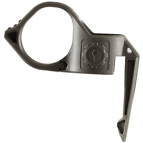 Il SwitchBack 2.0 offre un anello multifunzionale e una clip robusta per torce tattiche, migliorando l'ergonomia e la velocità di dispiegamento in situazioni critiche.