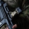 Il LERNA OPTIC MOUNT KIT per AIMPOINT® ACRO offre un centro ottico di 2.91" per una rapida identificazione del bersaglio e una postura più atletica.