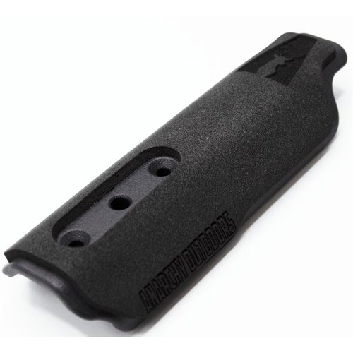I pad di guancia Caparison per il calcio Bergara HMR® offrono un'ottima resistenza all'acqua e all'usura, con schiuma EPDM tagliata al laser per una perfetta aderenza.