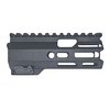Il CORE ELITE OPERATIONS CEO GEN 2 M-LOK® Handguard offre un design monolitico, installazione senza attrezzi e compatibilità con accessori M-LOK.