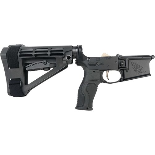 Le CEO-15 Battle Series Lower est en aluminium 7075-T6, avec un trigger Nickel Teflon, une poignée ergonomique et un brace ajustable pour une performance optimale.