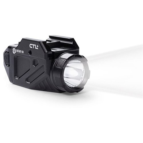 Entdecke die CTL+ Waffe-Lampe mit 1.100 Lumen und 486 Metern Reichweite, ideal für lange Distanzen, mit 60 Minuten Laufzeit und IPX6 Wasserbeständigkeit.