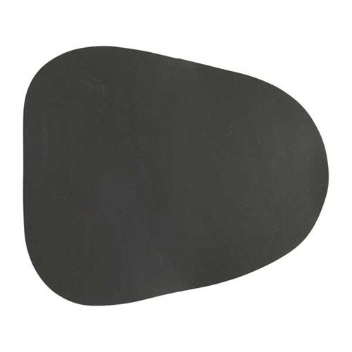 Il RIFLE CHEEK-EEZ in Sorbothane® riduce il rinculo e previene i lividi, facile da applicare su qualsiasi calciolo per un maggiore comfort durante il tiro.