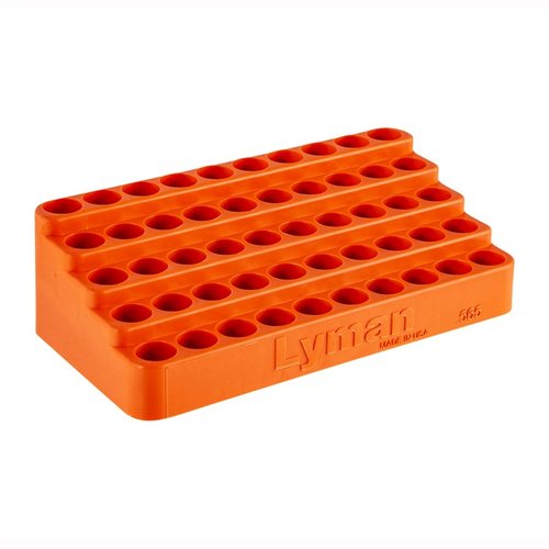 I Lyman Bleacher Loading Blocks facilitano il ricaricamento grazie al design inclinato che consente di prelevare facilmente 50 bossoli .308 Win da un robusto polimero.